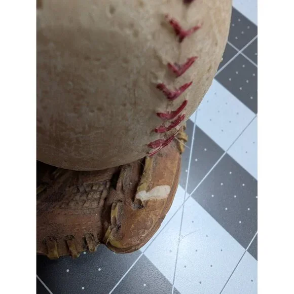 Baseball Photo Post Card Holder Decor Resin wire mit and ball 6 posts 13 inch - Picture 9 of 11